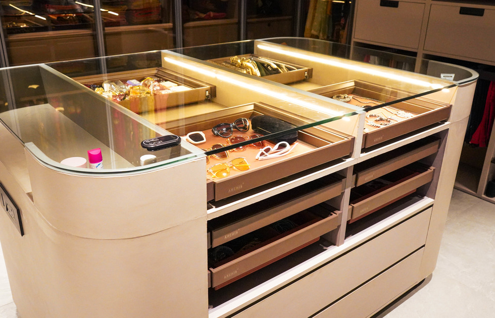 glass-wardrobe-designers