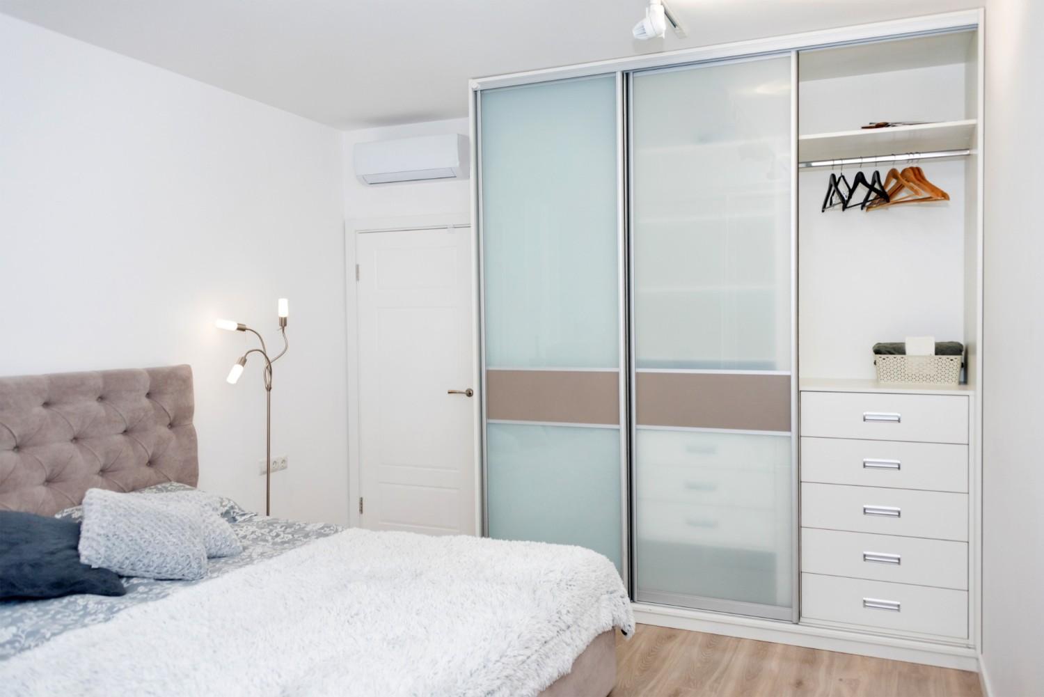 modern-glass-wardrobe-works