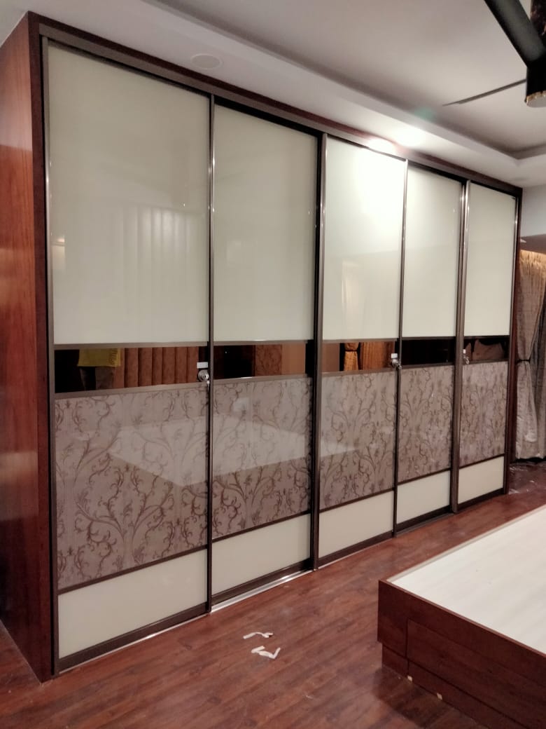 Top Wardrobes Designers In Thrissur