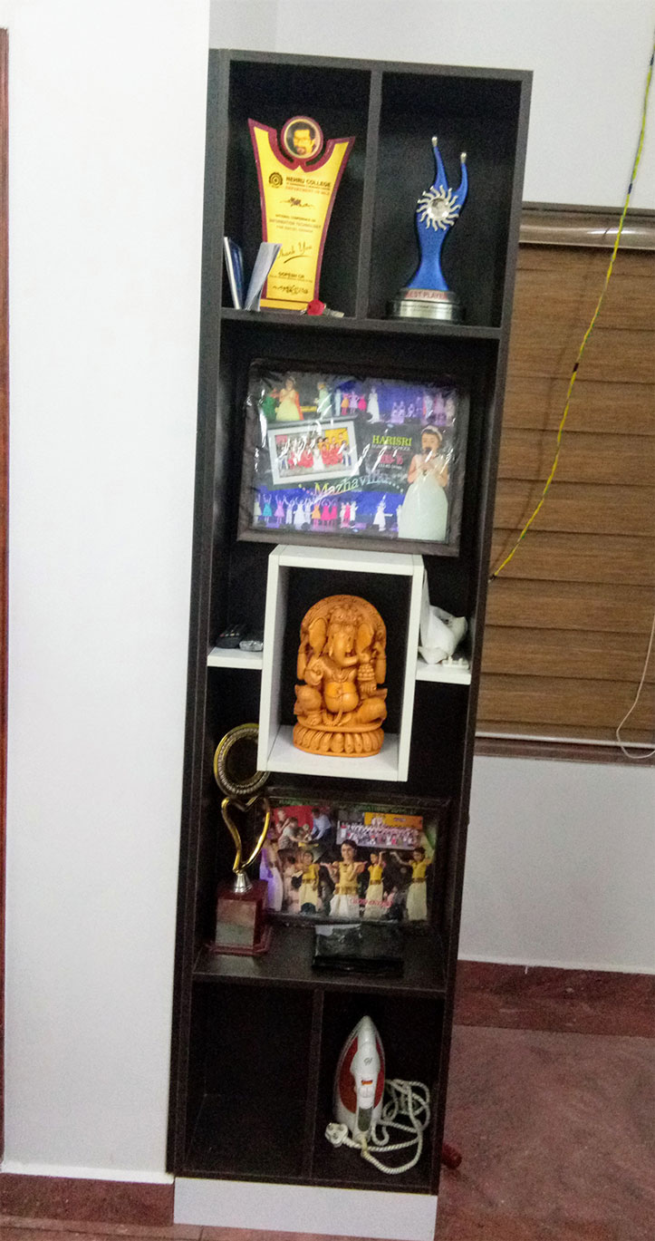 Crockery Shelfs Designers In Thrissur